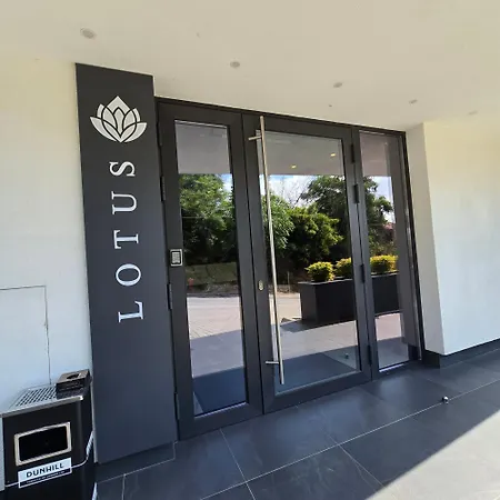 Lotus Event Center&rooms Hotel *